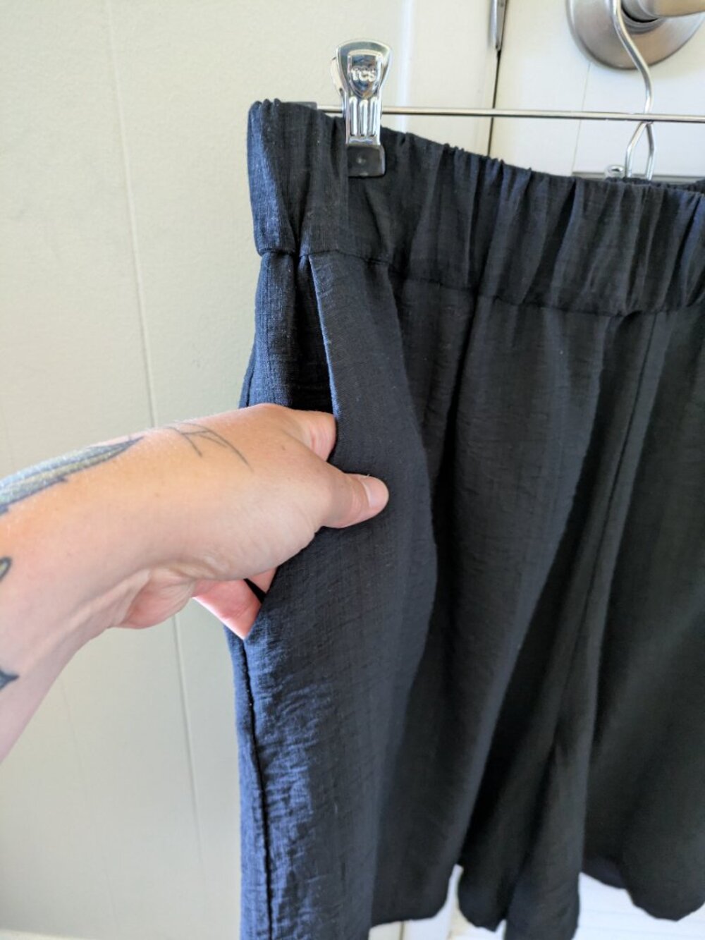 Wray NYC Sophie Short in Black, Size L - Picture 3 of 6